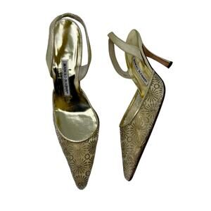Manolo Blahnik Carolyn Gold Lace Slingback Heels Floral Mesh Pumps 39.5